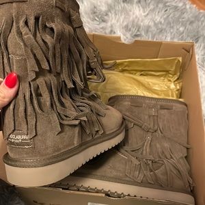 kookaburra by ugg boots size 6 with box, never worn